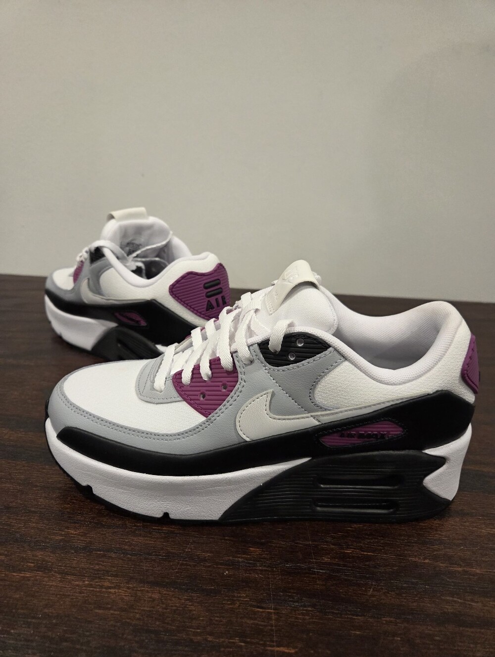 Nike Air Max 90 LV8 Women's Size 7.5 RARE
